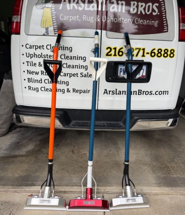 VPRO swivel carpet cleaning wands in professional field use